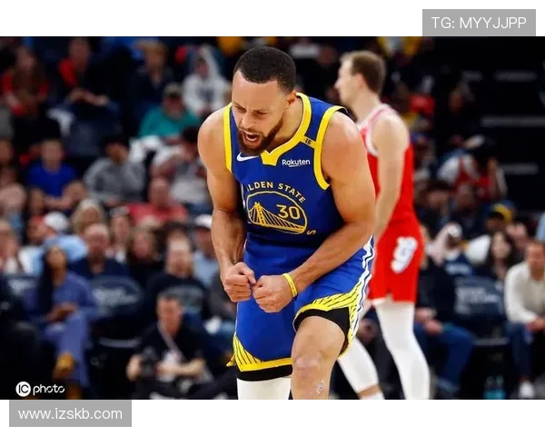 库里三分神话再续生涯单场9三分次数超越众星总和两次